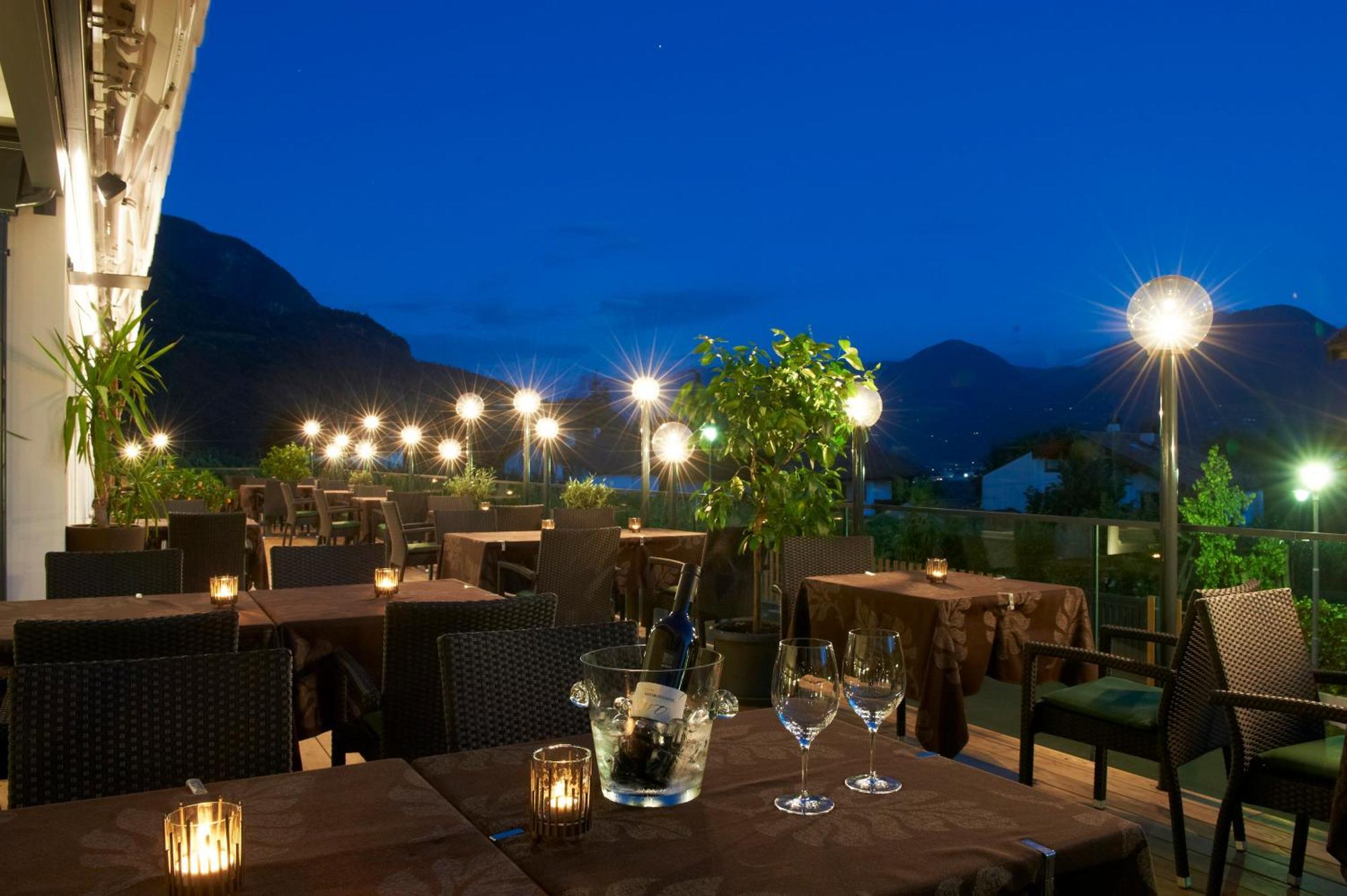 Hotel Ladurner Merano Kültér fotó